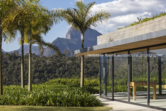 casa terra bernardes arquitetura