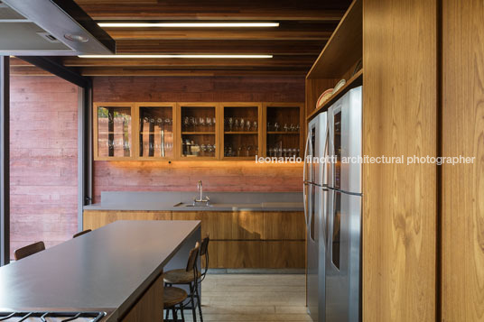 casa terra bernardes arquitetura