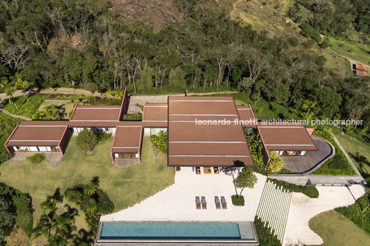 casa terra bernardes arquitetura