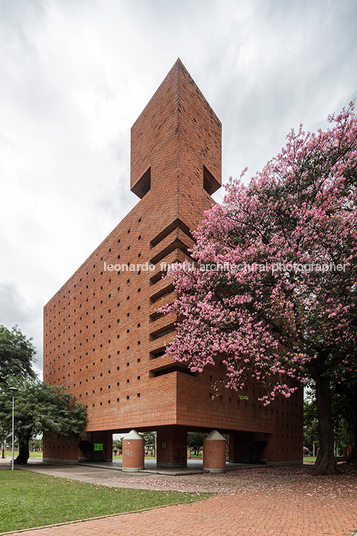 monumento "cumbre de las americas" mario botta