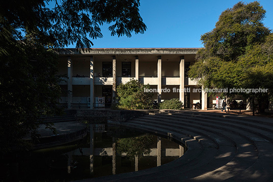 facultad de arquitectura mvd román fresnedo siri