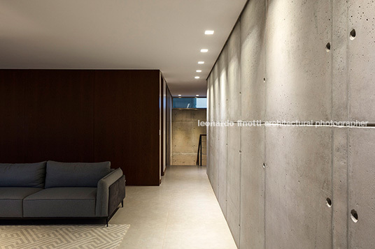 lcc house alexandre aguirre