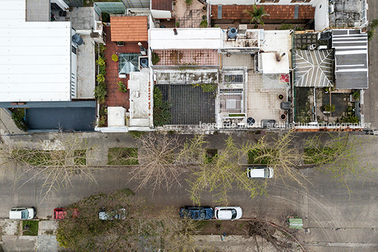 house in parque battle carlos arcos