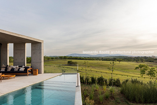 casa origami - fazenda boa vista bernardes arquitetura