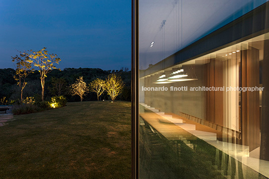 casa origami - fazenda boa vista bernardes arquitetura