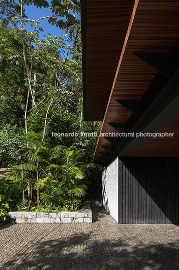 casa cmh - são pedro jacobsen arquitetura