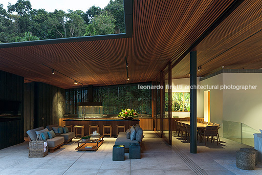 casa cmh - são pedro jacobsen arquitetura