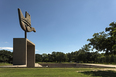 the monument of the open hand le corbusier