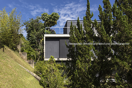 casa verde at felissimo jobim carlevaro arquitetos