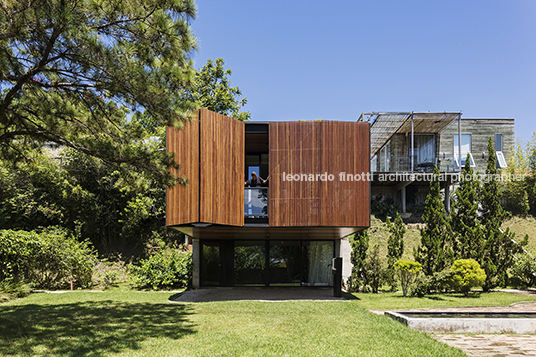 casa verde at felissimo jobim carlevaro arquitetos