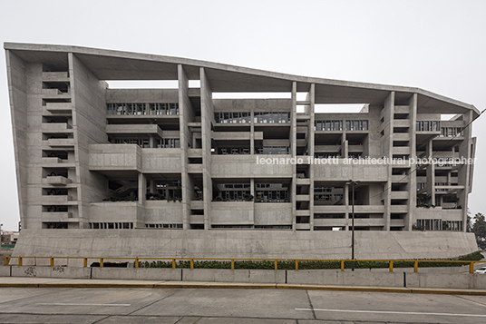 universidad de ingeniería y tecnología grafton architects