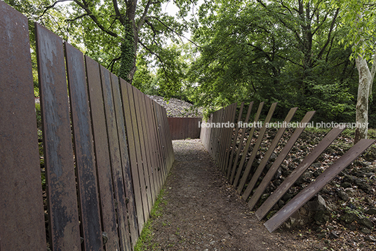 parc de pedra tosca rcr arquitectes