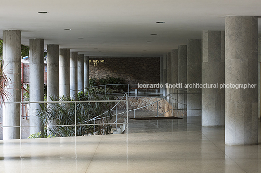 three buildings at guinle park lucio costa