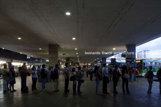 eixão bus station lucio costa