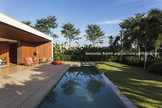 casa sj aguirre arquitetura