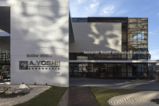 showroomayoshii baggio schiavon arquitetura