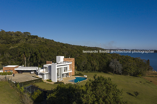 residência joão antonio tomasi baggio schiavon arquitetura