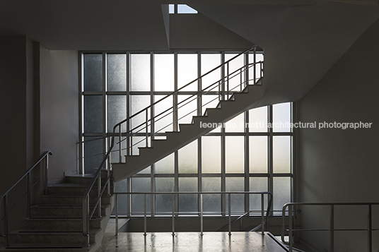 retrofit palácio da justiça do paraná sérgio rodrigues