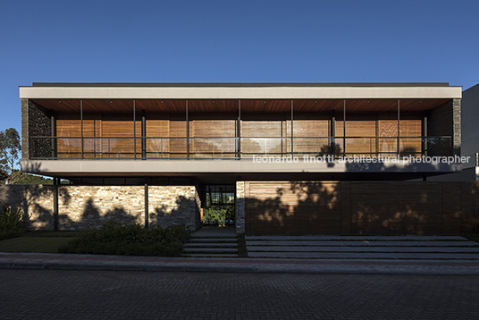 casa ce jobim carlevaro arquitetos