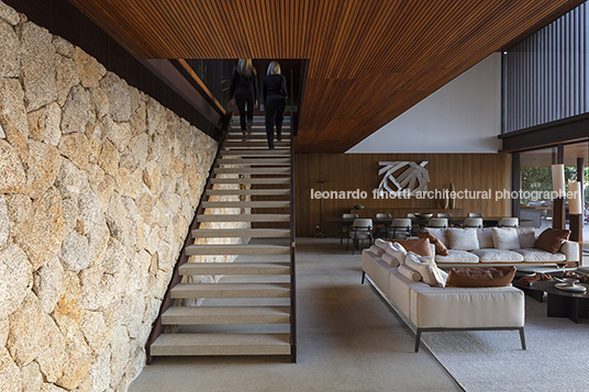 casa lr - fazenda boa vista jacobsen arquitetura