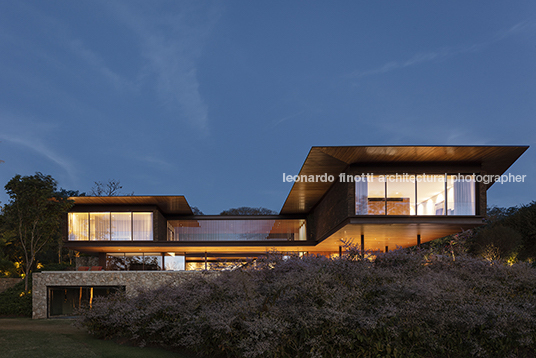 casa lr - fazenda boa vista jacobsen arquitetura