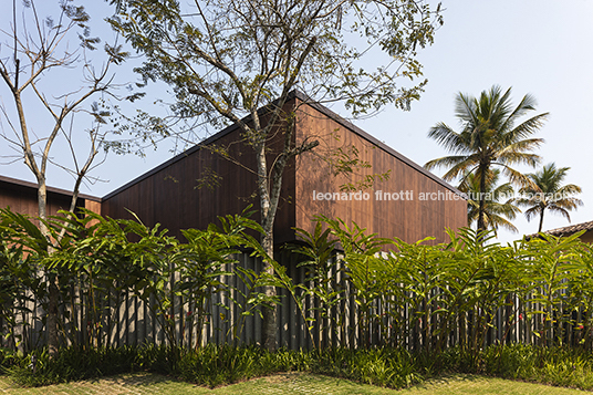 casa jrm bernardes arquitetura