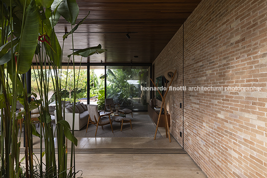 casa malu aguirre arquitetura