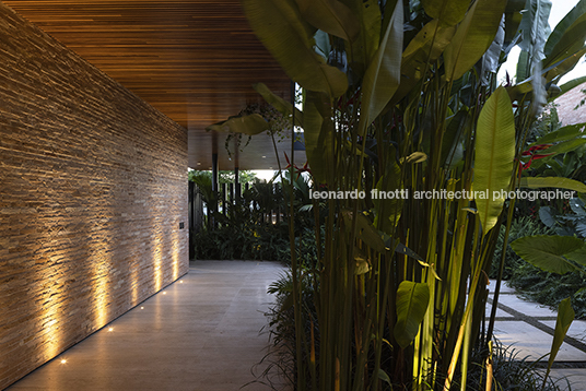 casa malu aguirre arquitetura