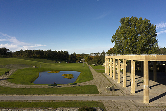 woodland cemetery sigurd lewerentz