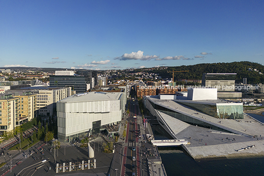 oslo opera house snøhetta