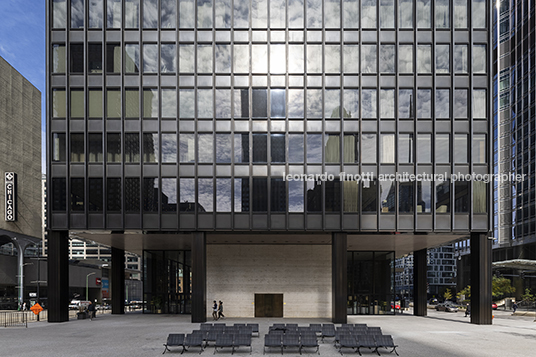 ibm plaza mies van der rohe