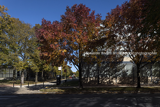 iit wishnick hall mies van der rohe