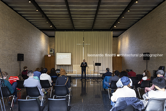 iit robert f. carr memorial chapel of st. savior mies van der rohe