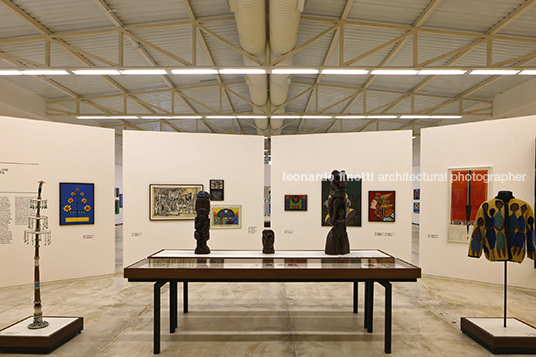 galeria mata - inhotim paulo orsini