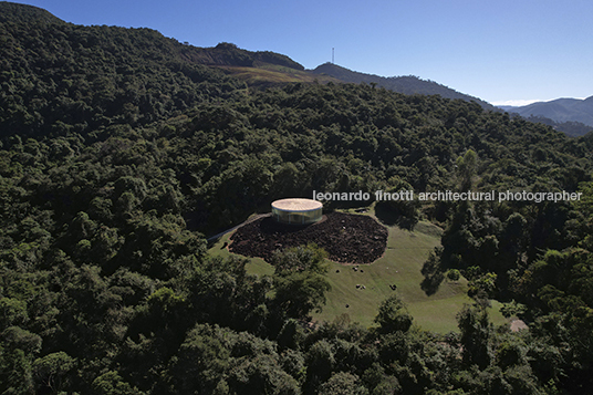 doug aitken: som da terra - inhotim doug aitken