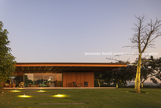 casa rcn - fazenda boa vista jacobsen arquitetura