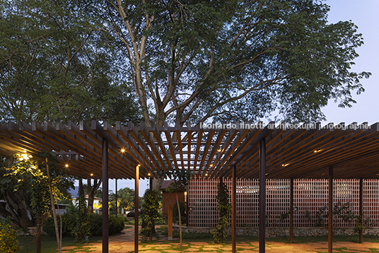 cozinha+loja comunitária mach arquitetos