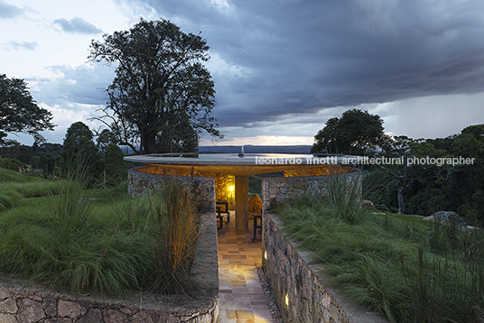 capela ao pé da serra são josé mach arquitetos