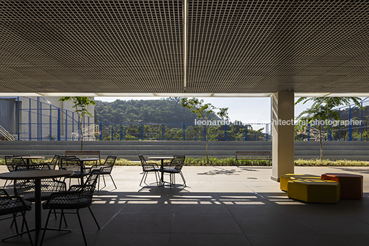 escola de referência fiesc ark7 arquitetos