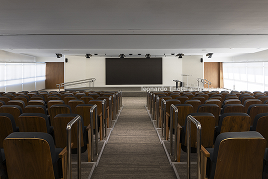 escola de referência fiesc ark7 arquitetos