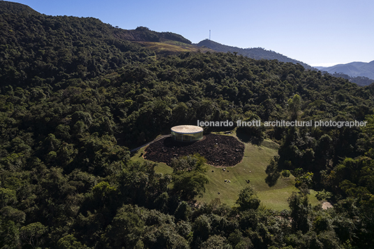 doug aitken: som da terra - inhotim doug aitken