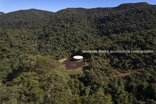 doug aitken: som da terra - inhotim doug aitken